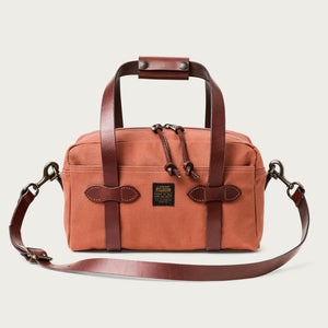 Xs compact duffle bag von Filson | Light rust (Red)