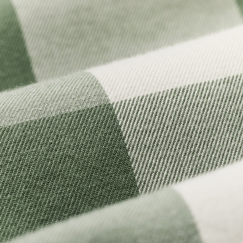 Women’s short sleeve twill camp shirt di Filson | Hedge green/ white plaid (Green)