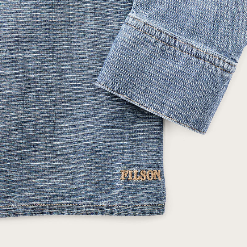 Women’s chambray shirt di Filson | Light indigo chambray (Blue)