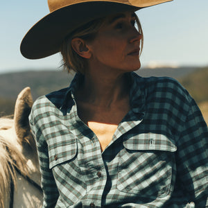 Gathered hem shirt für damen von Filson | Blue / navy plaid (Blue)