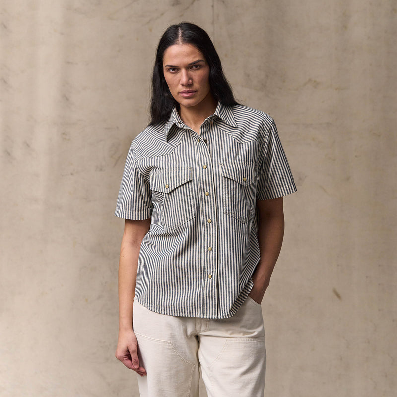 Women's short sleeve chambray western shirt par Filson | Indigo / natural (Gray)