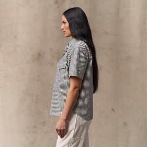 Women's short sleeve chambray western shirt par Filson | Indigo / natural (Gray)