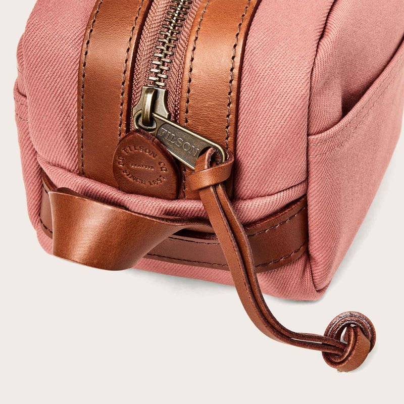 Rugged twill travel kit von Filson | Cedar red (Red)