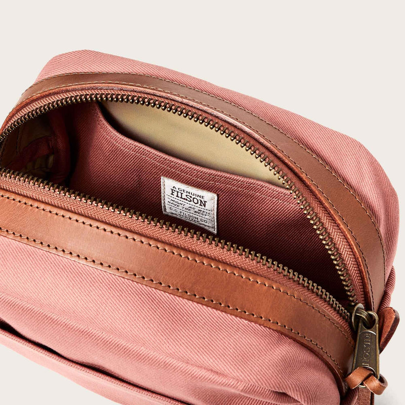 Rugged twill travel kit von Filson | Cedar red (Red)