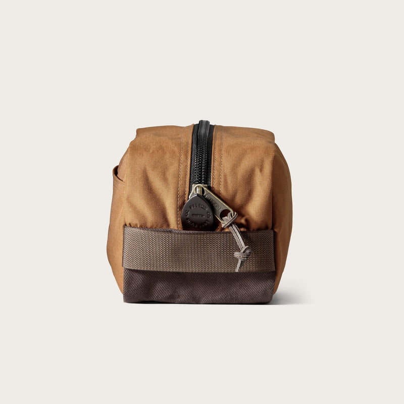 Travel pack by Filson | Whiskey (Beige)