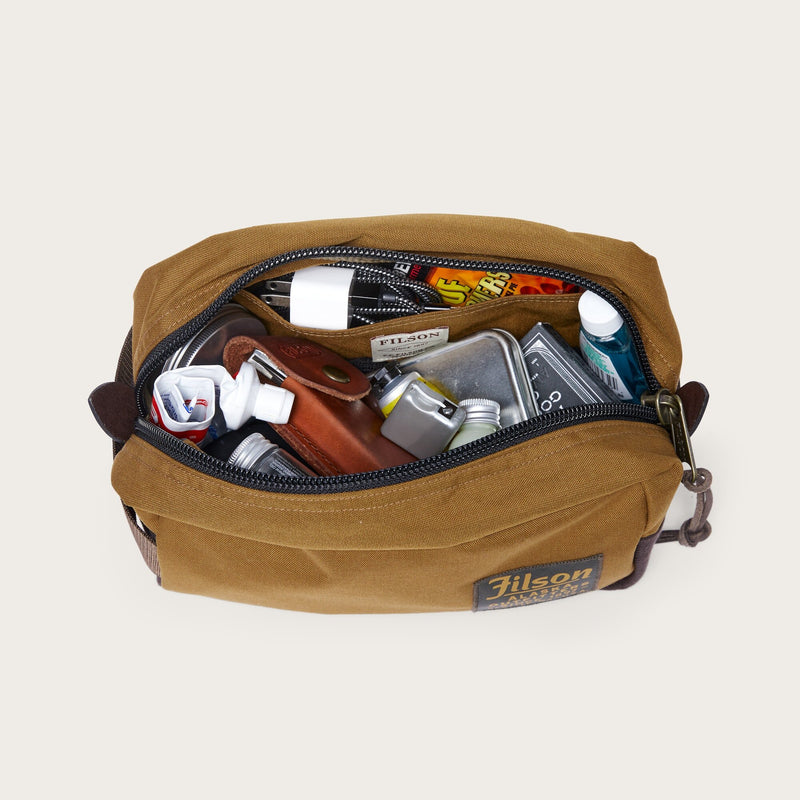 Travel pack by Filson | Whiskey (Beige)