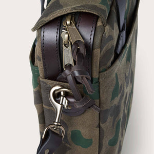 Waxed rugged twill original briefcase di Filson | Dark wax shrub camo (Grey)
