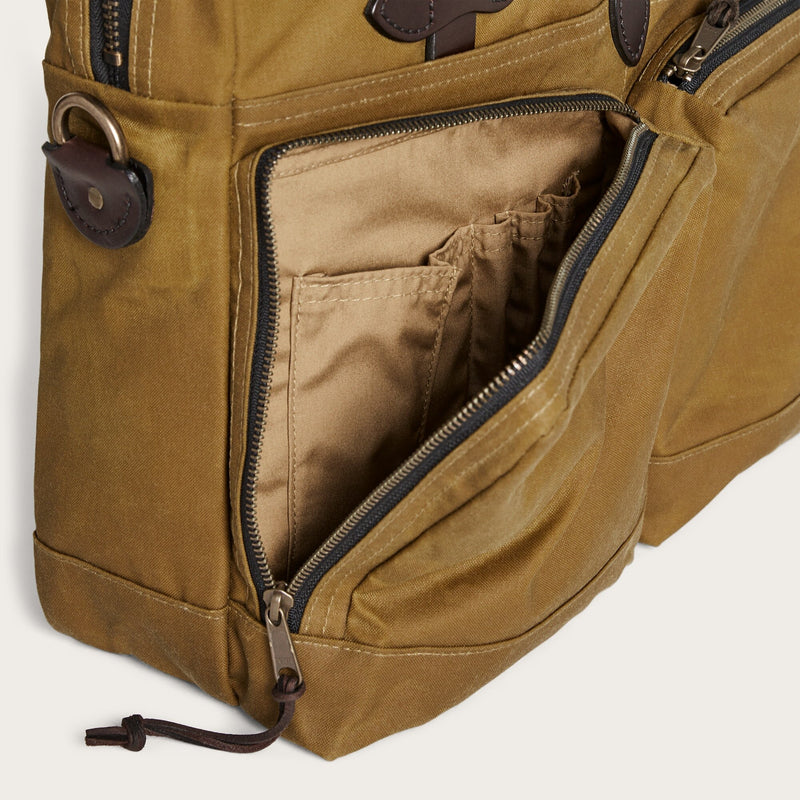 24 hour tin cloth briefcase di Filson | Dark tan (Beige)