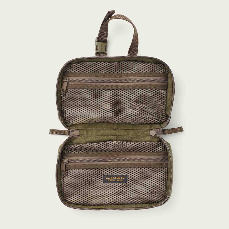 Ripstop nylon travel pack di Filson | Surplus green (Green)