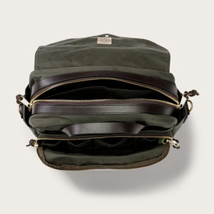 Rugged twill padded computer bag di Filson | Otter green (Green)