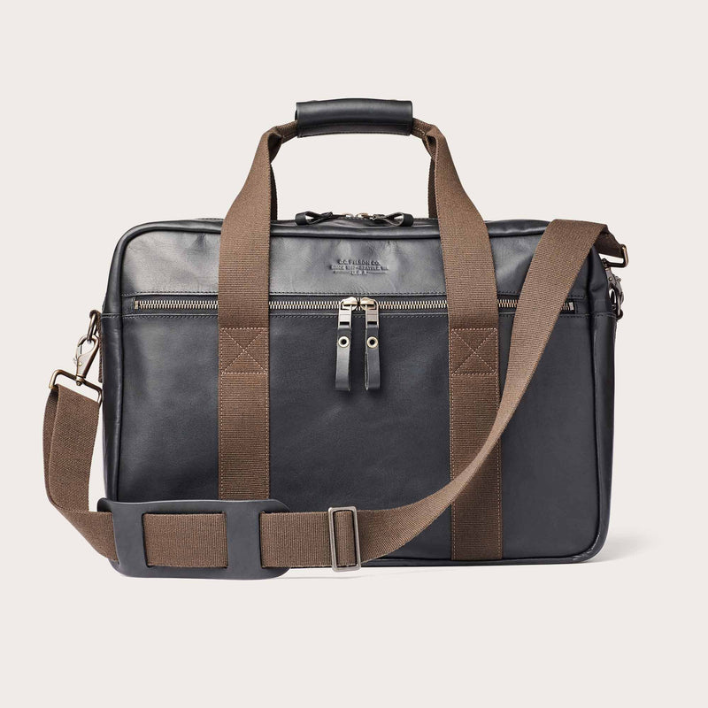 Dawson leather duffle bag by Filson | Black (Black)