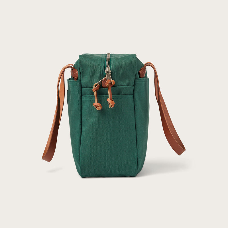 Rugged twill tote bag with zipper von Filson | Hemlock (Green)