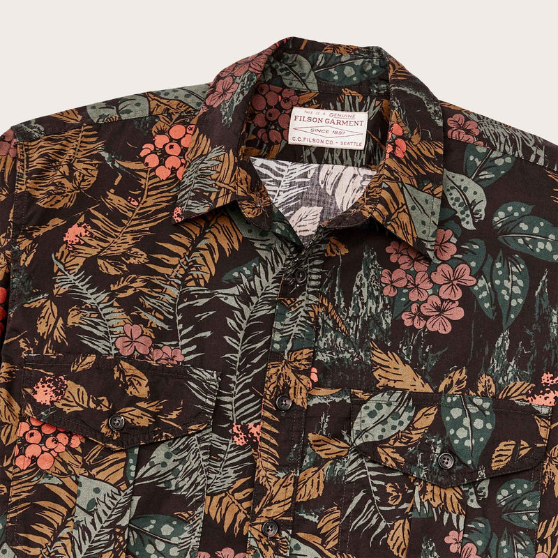 Filson's washed short sleeve feather cloth shirt di Filson | Northwest rainforest (Multicolor)