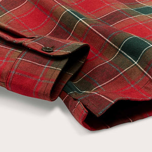 Elk heights camp shirt di Filson | Sycamore green / red plaid (Red)