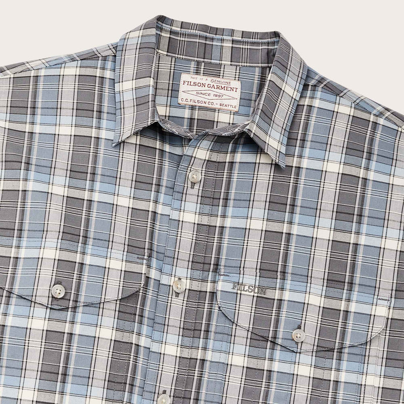 Twin lakes short sleeve sport shirt von Filson | Gray / blue / cream plaid (Blue)