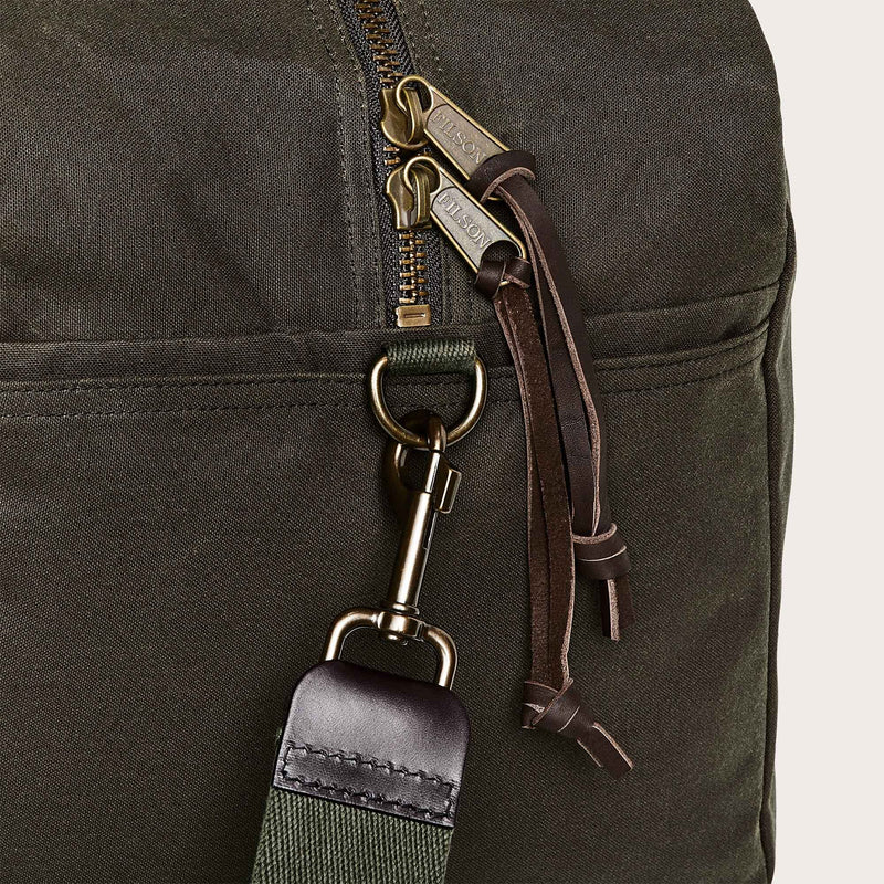 Medium tin cloth duffle bag di Filson | Otter green (Green)