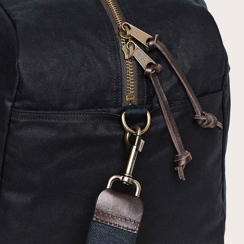 Medium tin cloth duffle bag by Filson | Navy (Blue)