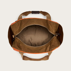 Medium tin cloth duffle bag by Filson | Dark tan / flame (Orange)