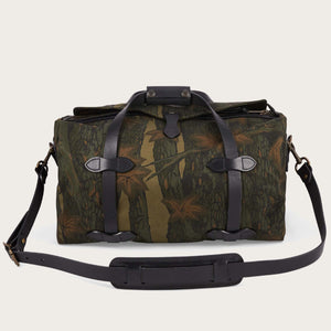 Small rugged twill duffle by Filson | Maple bark camo (Beige)