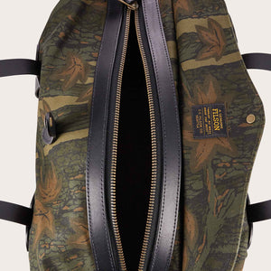 Small rugged twill duffle by Filson | Maple bark camo (Beige)