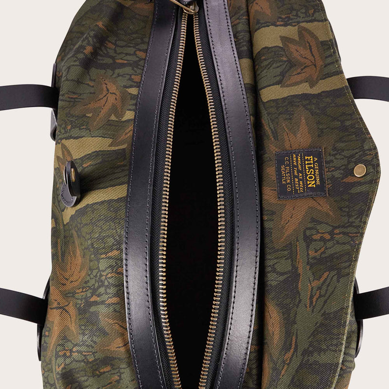 Small rugged twill duffle by Filson | Maple bark camo (Beige)