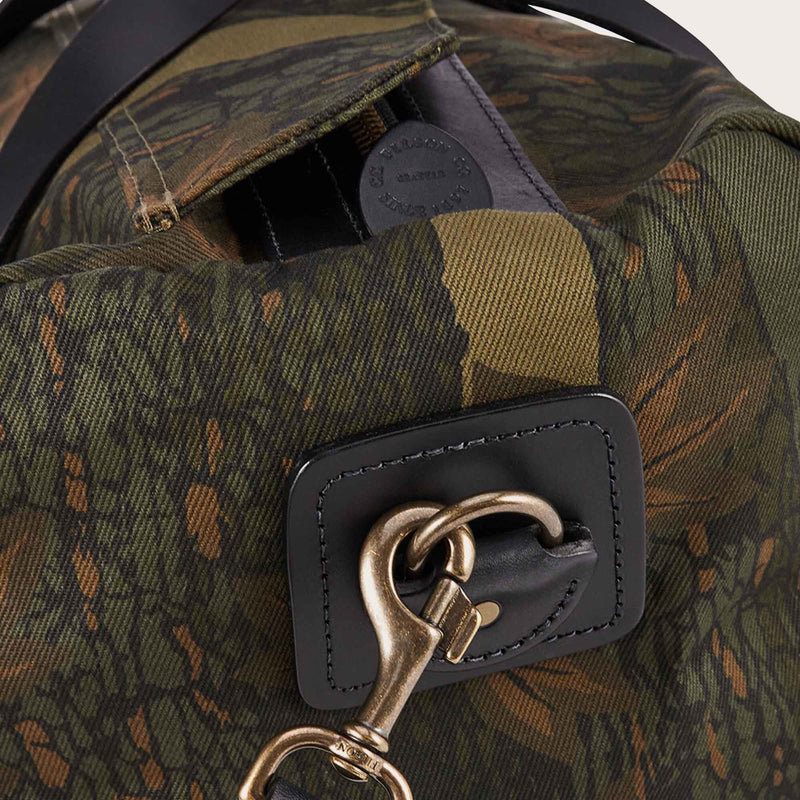 Small rugged twill duffle by Filson | Maple bark camo (Beige)